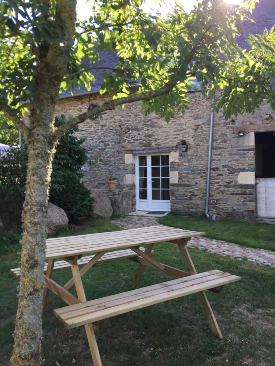 Cahagnes Etang Fleuri Bed & Breakfast エクステリア 写真